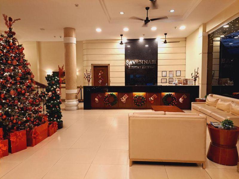 Savannah Resort Hotel Angeles Exterior photo