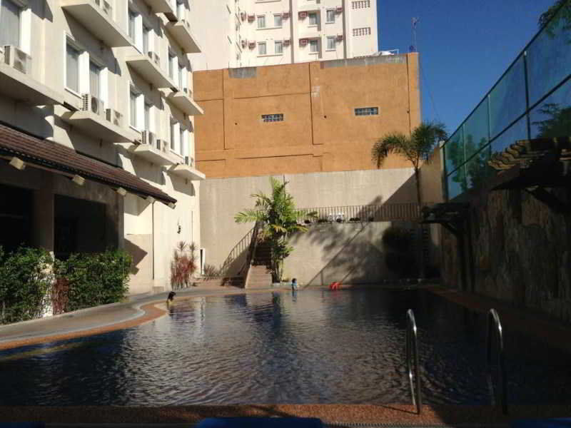 Savannah Resort Hotel Angeles Exterior photo